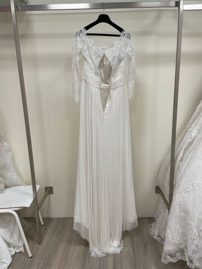 null * Robe de mariée AIRE BEACH WEDDING modèle XENO

Taille : 42

Prix de vente...