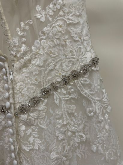 null * Robe de mariée AIRE BARCELONA modèle CALIX

Taille : 40

Prix de vente : 2480...