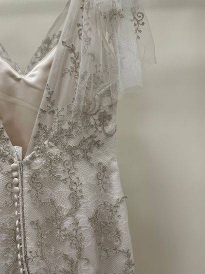 null * Robe de mariée AIRE BARCELONA NOVIA modèle MOISES

Taille : 42

Prix de vente...