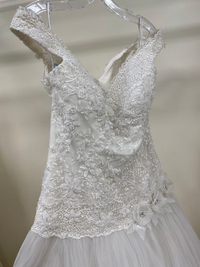 null * Robe de mariée ROSA CLARA TWO modèle RAMSES

Taille : 42

Prix de vente :...