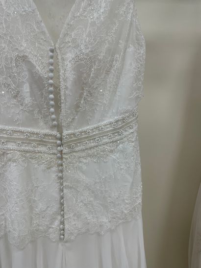 null * Robe de mariée ROSA CLARA SOFT modèle VERTICE

Taille : 46

Prix de vente...