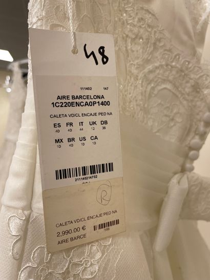 null * Robe de mariée AIRE BARCELONA modèle CALETA

Taille : 40

Prix de vente :...