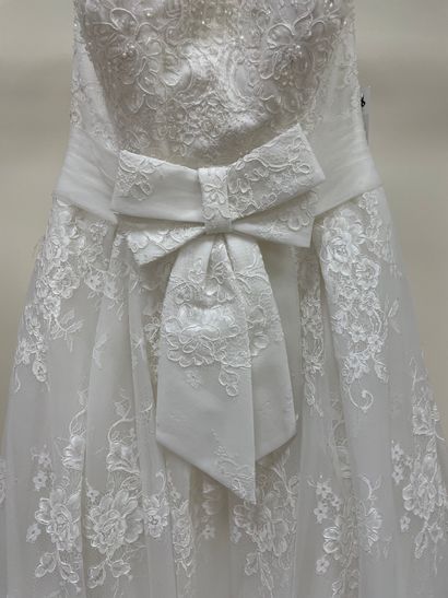 null * Robe de mariée AIRE BARCELONA modèle CALETA

Taille : 40

Prix de vente :...