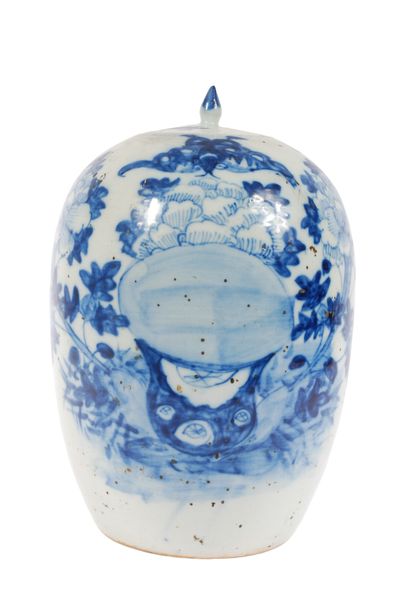 null Lot including: 



China or Vietnam

Vase decorated in blue underglaze with...