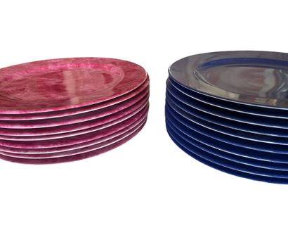 null * 10 blue and 9 pink porcelain plates

D. 30 cm