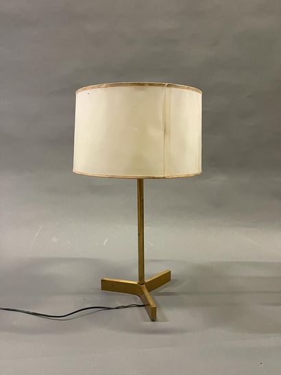 null 
Attributed to Roger Fatush 




Brass lamp resting on a tripod base




H....