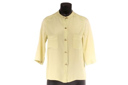 null * VINTAGE CHANEL - CHANEL CREATIONS

Three blouses, one without its label

Sizes:...