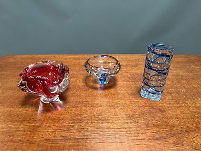 null * Lot including ashtray, cup and vase in blown glass 

Contemporary work 

H....