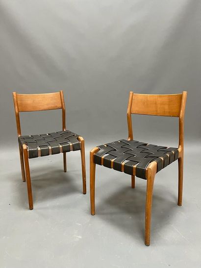 null Pair of italian chairs with woven strips of skai 

Gessef labels 

H. 80 cm