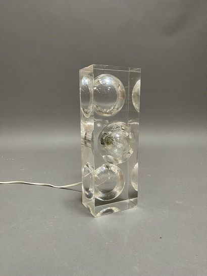 Lampe plexi bulles 
H. 34 cm