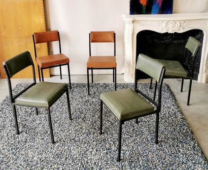 null Five chairs in black metal and skai

H. 84 cm - W. 43 cm - D. 39 cm

Provenance:...