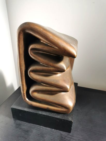 null Jean-Louis VETTER (1934-2007) 

Face

Bronze, signed and numbered 2/3

H. 28...
