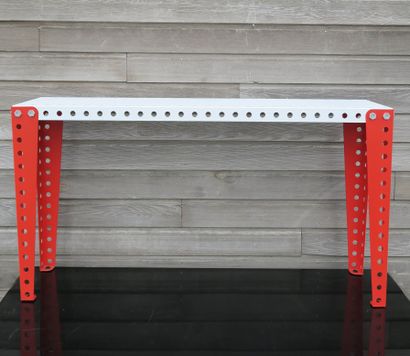 null White and red sandblasted metal Mecano console composed of five modules connected...