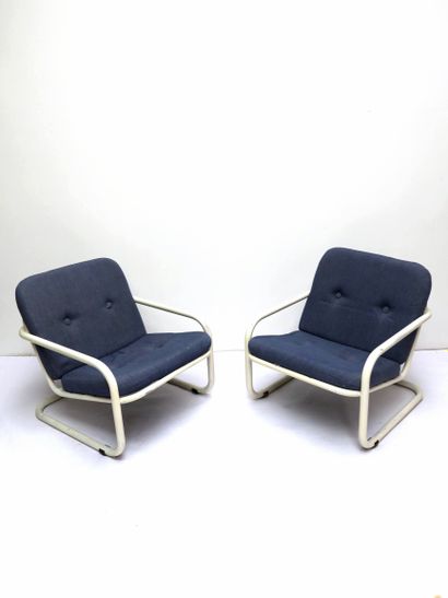 null Marc BERTHIER (born in 1935) for PRISUNIC

Pair of tubular armchairs in white...