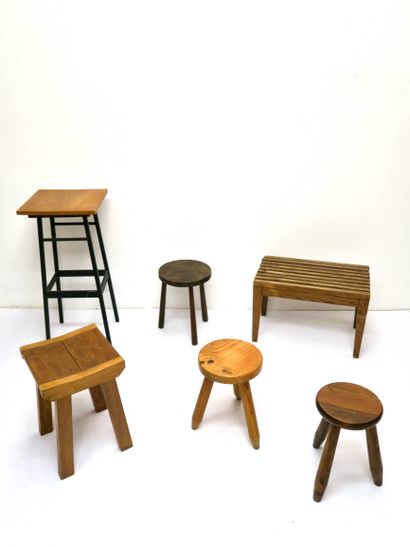 null Set of wooden furniture

Geometric church stool, H. 32 cm - L. 32 cm - W. 46...