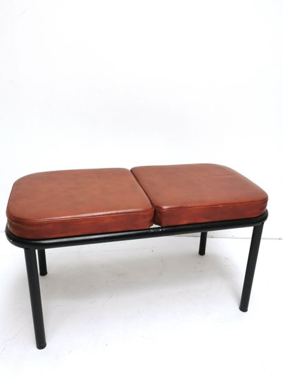 null Pair of tan leather benches with black lacquered tubular metal structure

H....