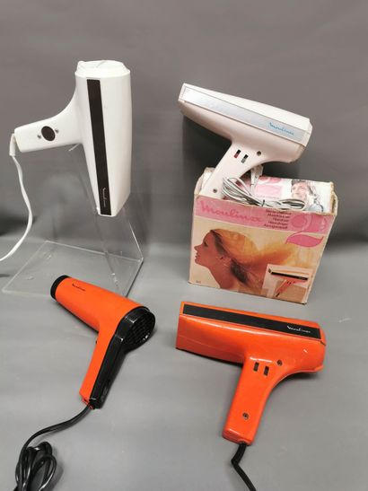 null Jean-Louis BARRAULT (born in 1938) for MOULINEX 

Set of four hair dryers in...