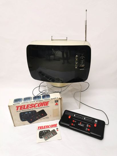 null Teleavia television set in white plastic. Design Roger TALLON, 1963. 

H. 50...