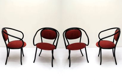 null Four armchairs in the taste of THONET

Black relacquered tubular metal, seats...