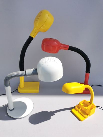 null Four flexible desk lamps

Two in yellow and red plastic, one in white metal,...