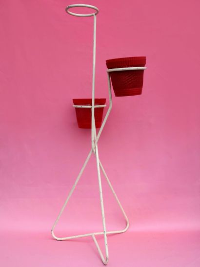 null Tripods for flower pots

In the style of Mathieu MATEGOT, tripods in white lacquered...