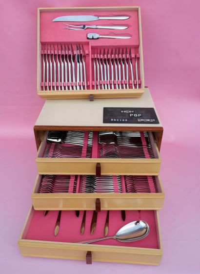 null Gero ZILDURO

Stainless steel cutlery set, including: eight serving spoons,...
