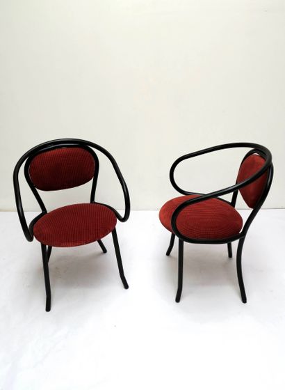 null Four armchairs in the taste of THONET

Black relacquered tubular metal, seats...
