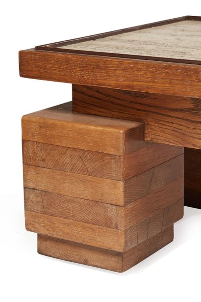 null Attributed to Paul DUPRE-LAFON (1900-1971) 
Rectangular coffee table, the oak...
