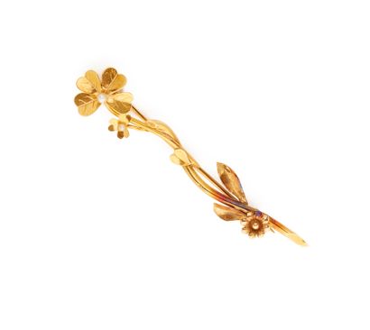 Set of two brooches in yellow gold 18K 750/000,...