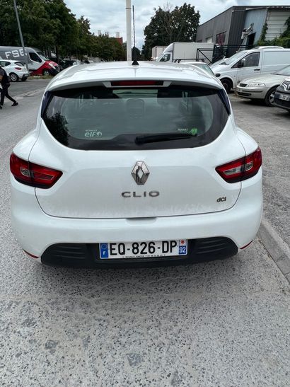 null *VASP RENAULT Clio DERIV VP de couleur blanc 

Carburant : GO 

Puissance Administrative...