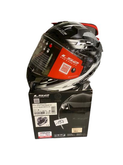 null Casque LS2 ff327 noir blanc Taille : M - Prix public : 329€



Frais d'expédition...