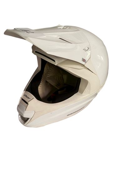 null Casque cross THOR blanc Taille : S (sans boite) 



Frais d'expédition pour...