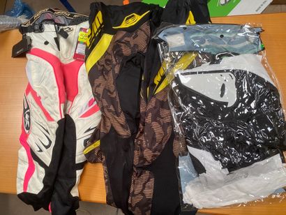 null 4 pantalons motocross KENNY NO FEAR



Frais d'expédition pour le lot : 15€