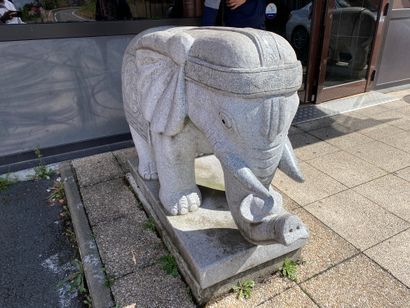 null 2 éléphants en pierre 

90 x 130 cm