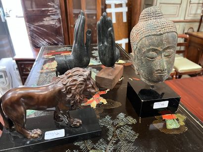 null Lot d'objets décoratif : Lion, tête de bouddha, serre-livres

Hauteur : 16 à...