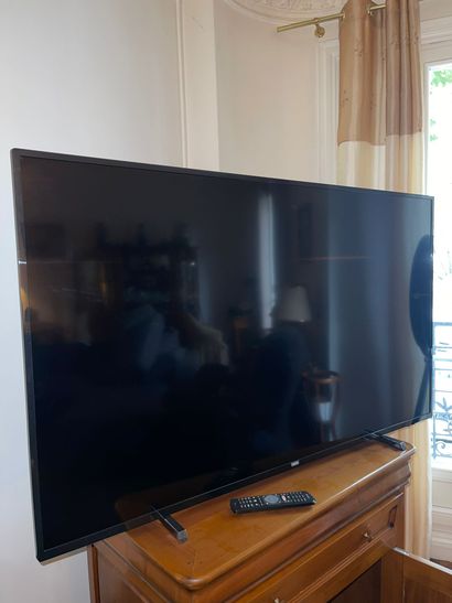 null Grande TV Philips 145 cm et télécommande 



EN L'ETAT - VENDU SANS RECLAMA...