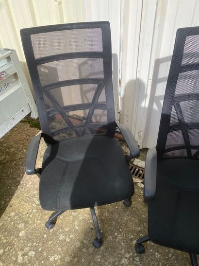 null * 3 fauteuils mobiles de bureau en tissu noir



Expédition : sur demande