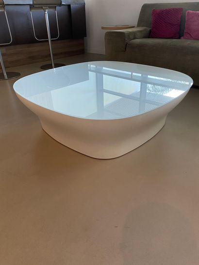 null Table basse blanche à plateau en verre opaque

32 x 101 x 101 cm