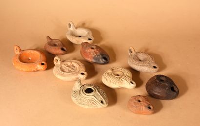 null Lot composé de lampes à huiles en terre cuite romaine (10) 
Epoque romaine,...