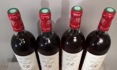 null 4 bouteilles Le ROSE de CLARKE - Bordeaux - 1998
2 niveaux base goulot, 1 légèrement...