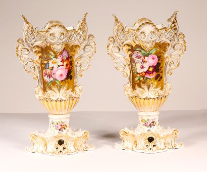 null Jacob PETIT (1796-1868)
Paire d'importants vases de mariés en porcelaine à décor...