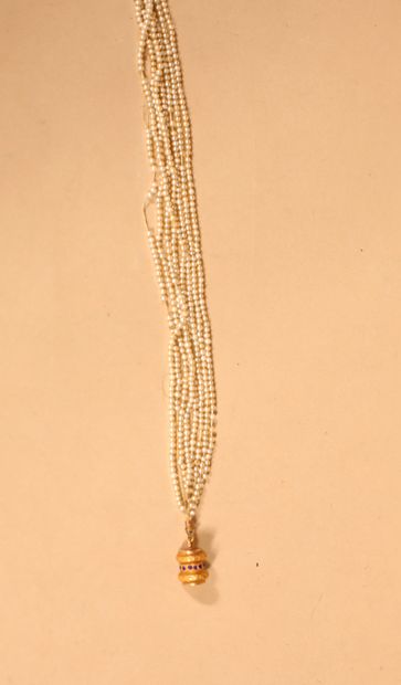 null Bracelet de petites perles et fermoir en or jaune 18K et perles émaillées bleu...