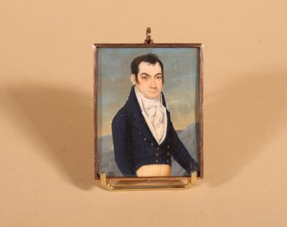 null Ecole du début du XIXe siècle 
Portrait d'homme 
Miniature 
Monture en or jaune...