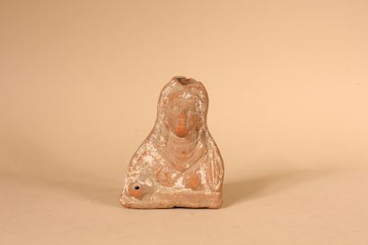 null Buste féminin muni d’un bec . Lampe à huile ? 
Terre-cuite
Egypte, époque romaine,...