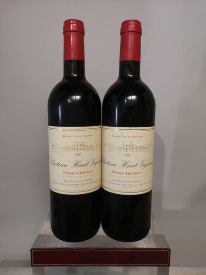 2 bouteilles Château HAUT VIGNEAU - Pessac...