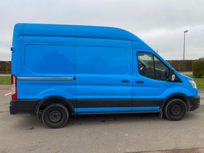 null CTTE FORD Transit FOURGON 
Carburant : GO 
Puissance Administrative : 7 CV 
Kilomètres...