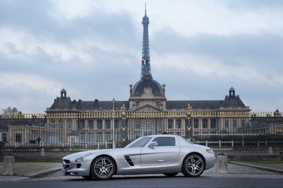 null VP MERCEDES AMG SLS AMG CI de couleur argent 
Carburant : ES 
Puissance Administrative...