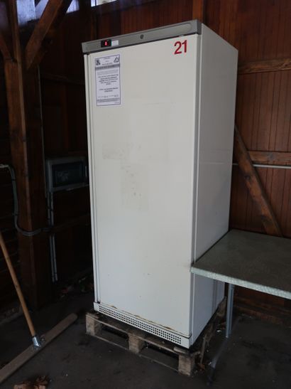 null 2 armoires réfrigérées 
Modèle HR 600