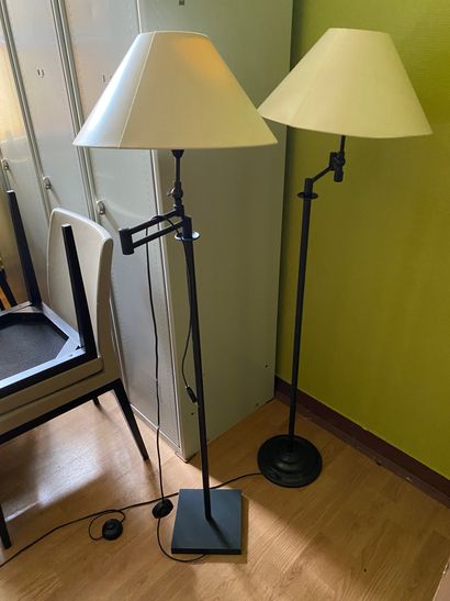 null 2 lampes de parquet
Hauteur : 143 cm

+ Miroir moderne argenté