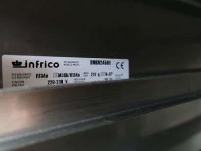 null Tour réfrigéré inox à quatre portes INFRICO
Modèle BMGN 2450 II
164 x 90 x 80...